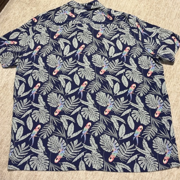 XL men's Tropical Parrot print button up shirt Croft and Barrow Rayon flowy - Picture 5 of 5